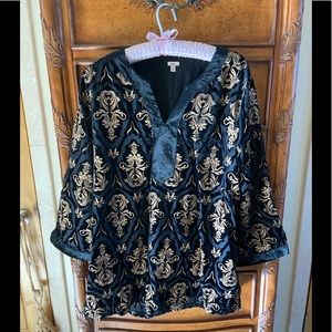 Ladies Reba top. Size Large. Black “velvet” with gold design.